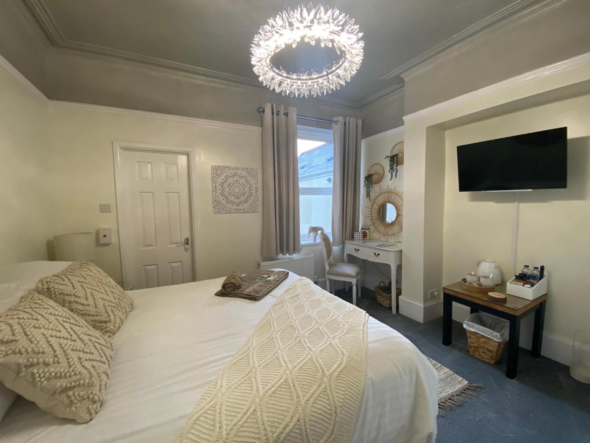 Butterfly Guest House Porthcawl Dış mekan fotoğraf