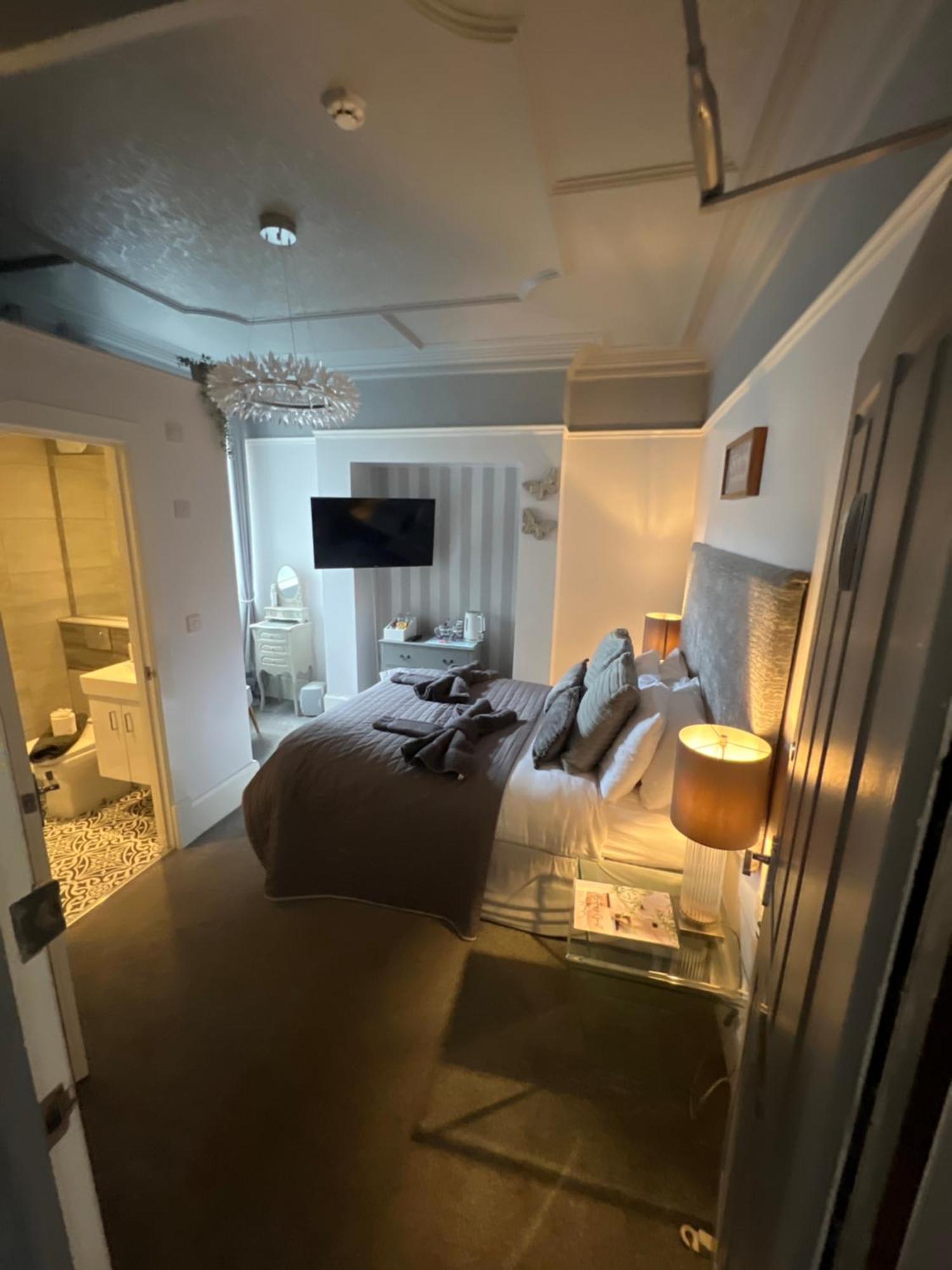 Butterfly Guest House Porthcawl Dış mekan fotoğraf